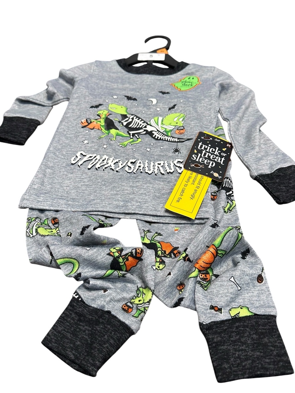 NWT Trick or Treat Sleep Glow in the Dark Spookysaurus Dinosaur Pajama Set Gray